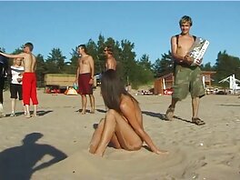 Зряла крака бг порно ново на плажа (без звук)